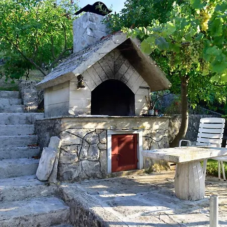 Marijeta, 2a, Trilj * Grab